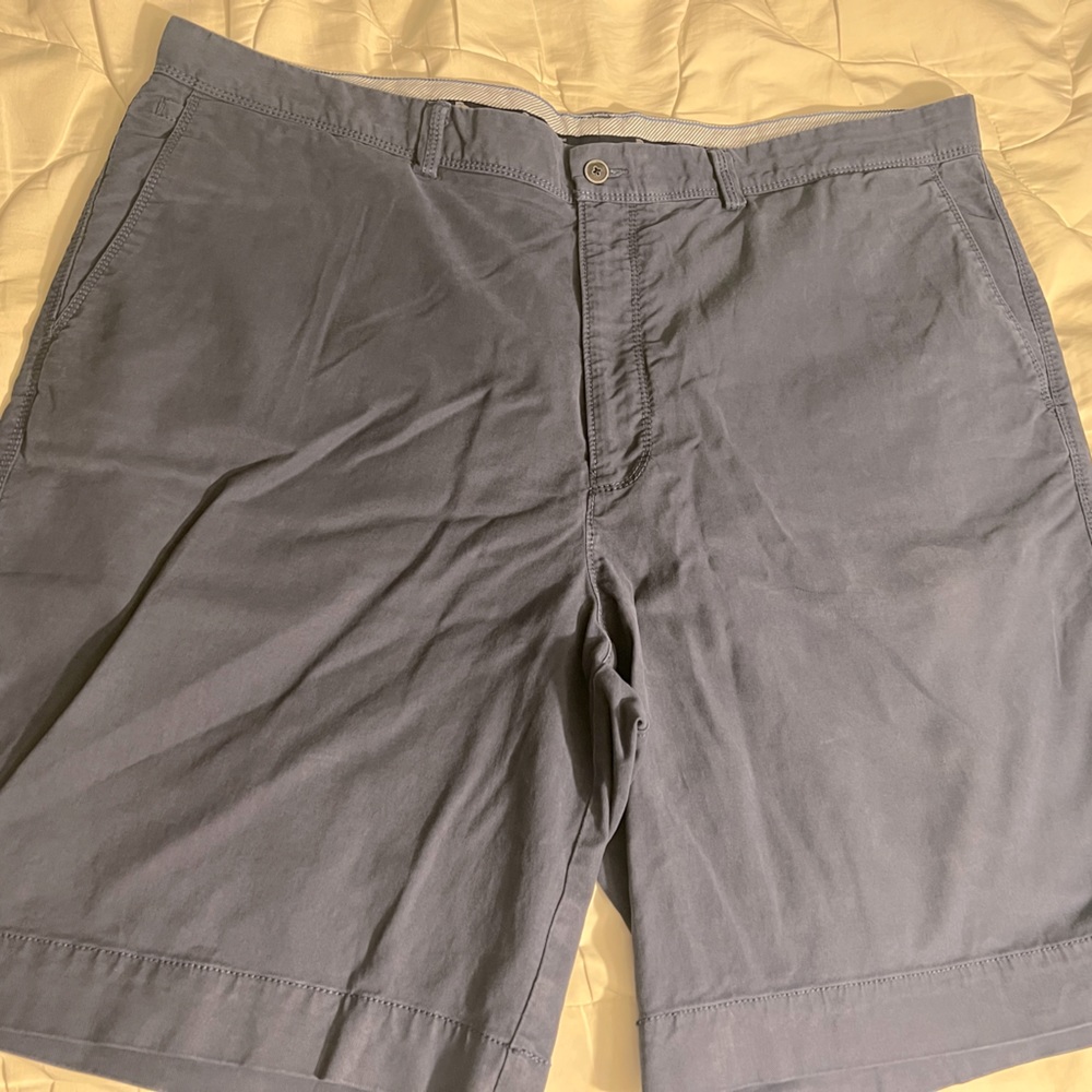 EUC Tommy Bahama Navy Shorts Size 44